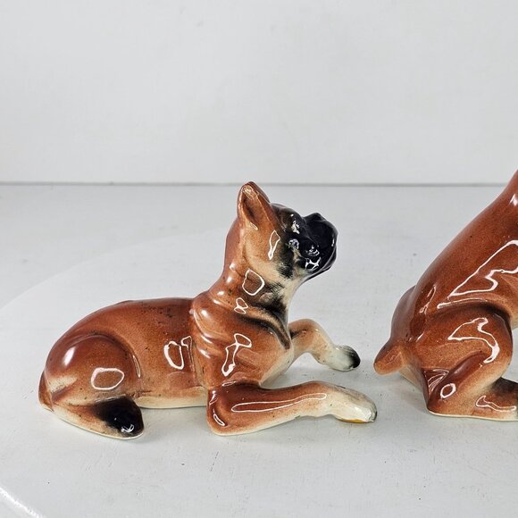 Ceramic Boxer Dog Figurines Set Of 2 Vintage Side Eyeing Each Other - Picture 4 of 8